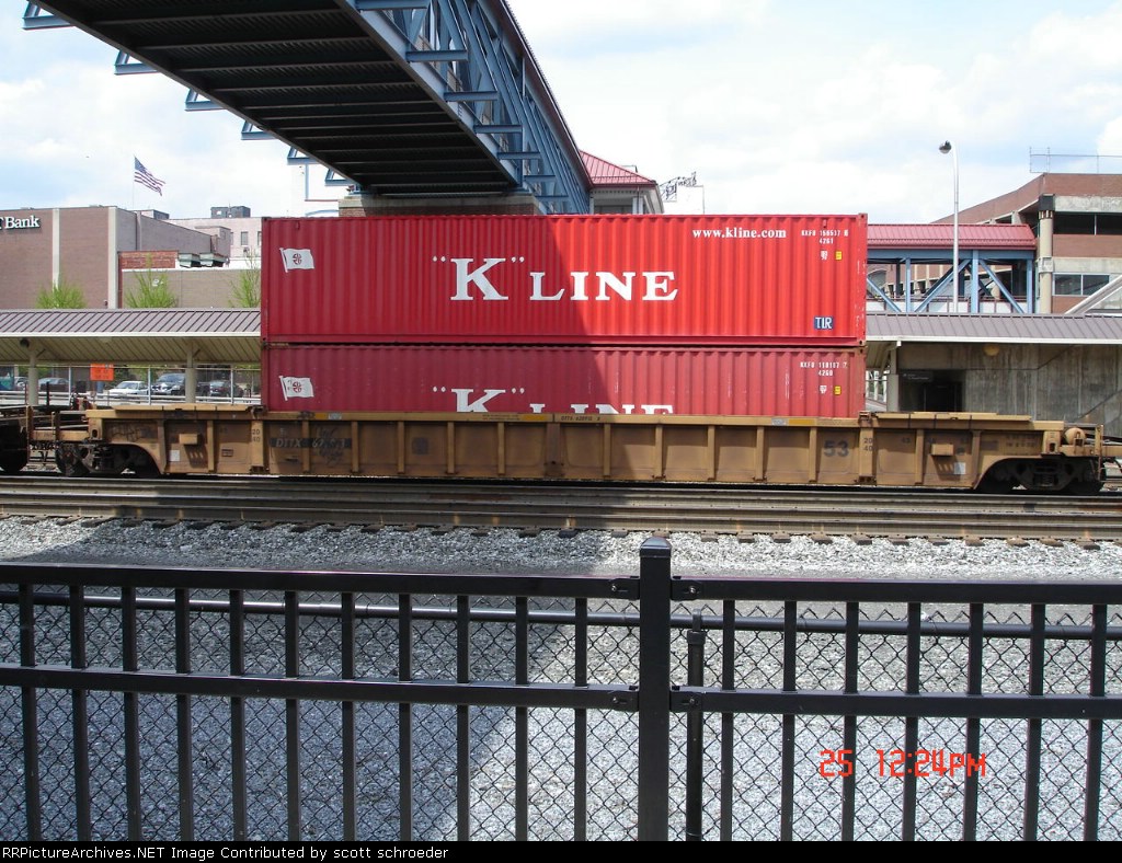 DTTX 620913B Double Stackcar w/KKFU Container's 156537 & 118197 EB