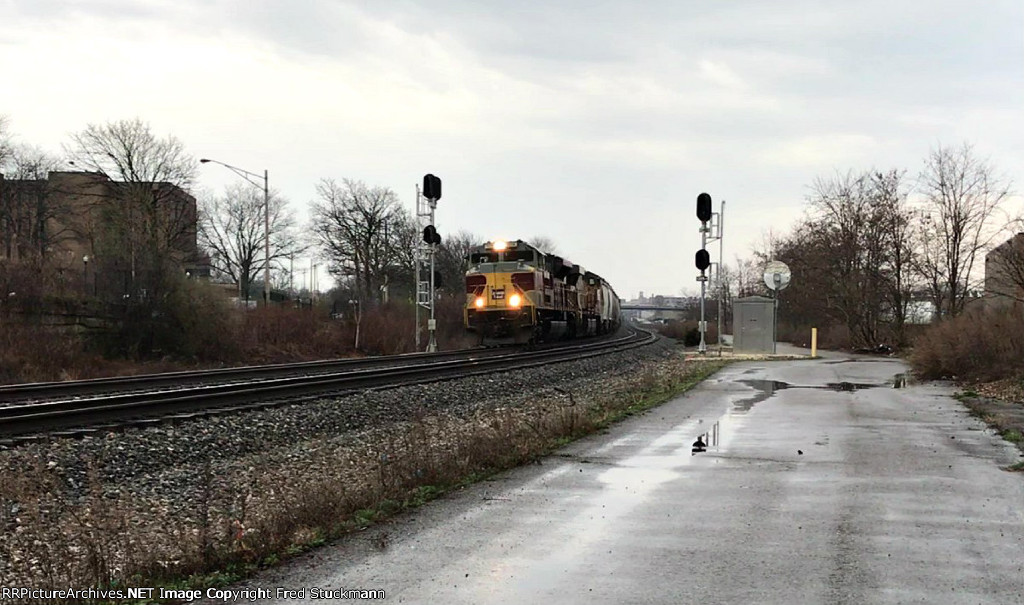 NS 1074 splits 'em at Exchange St.