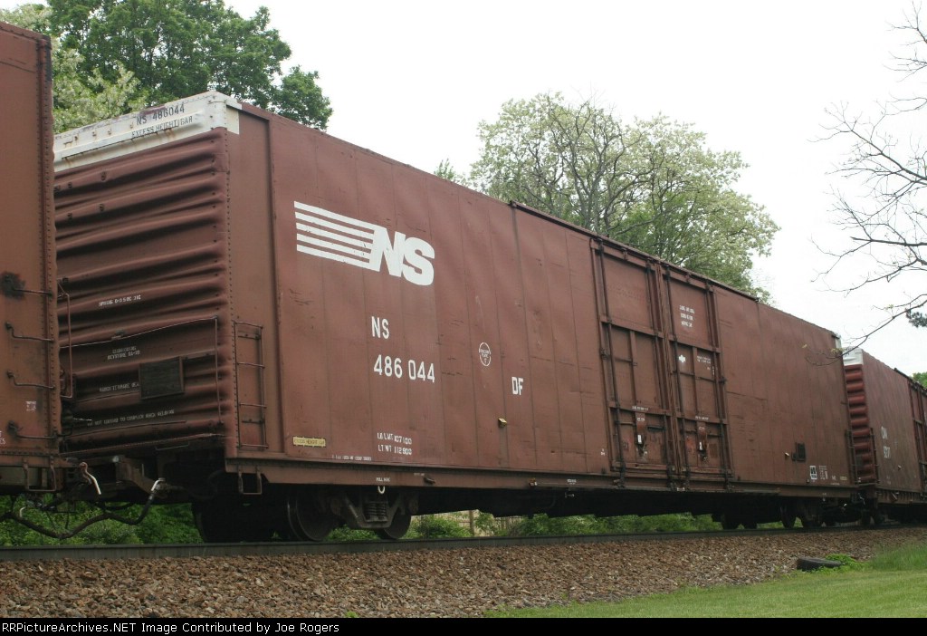 NS 486044