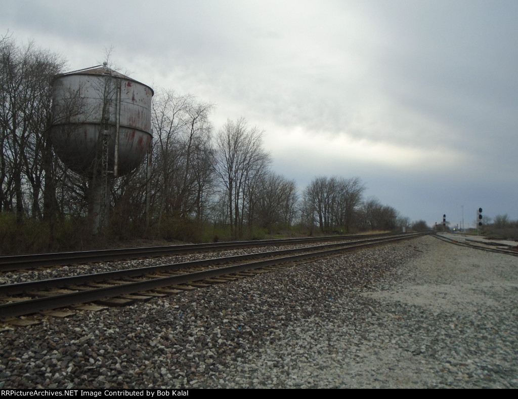NS 4003 NS 2615 NS 2557 Heading East thru Bement with Water Tower