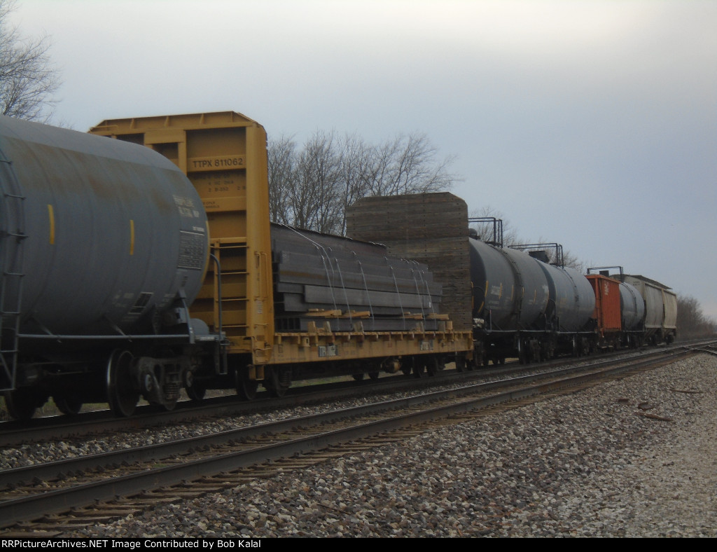 NS 4003 NS 2615 NS 2557 Heading East thru Bement