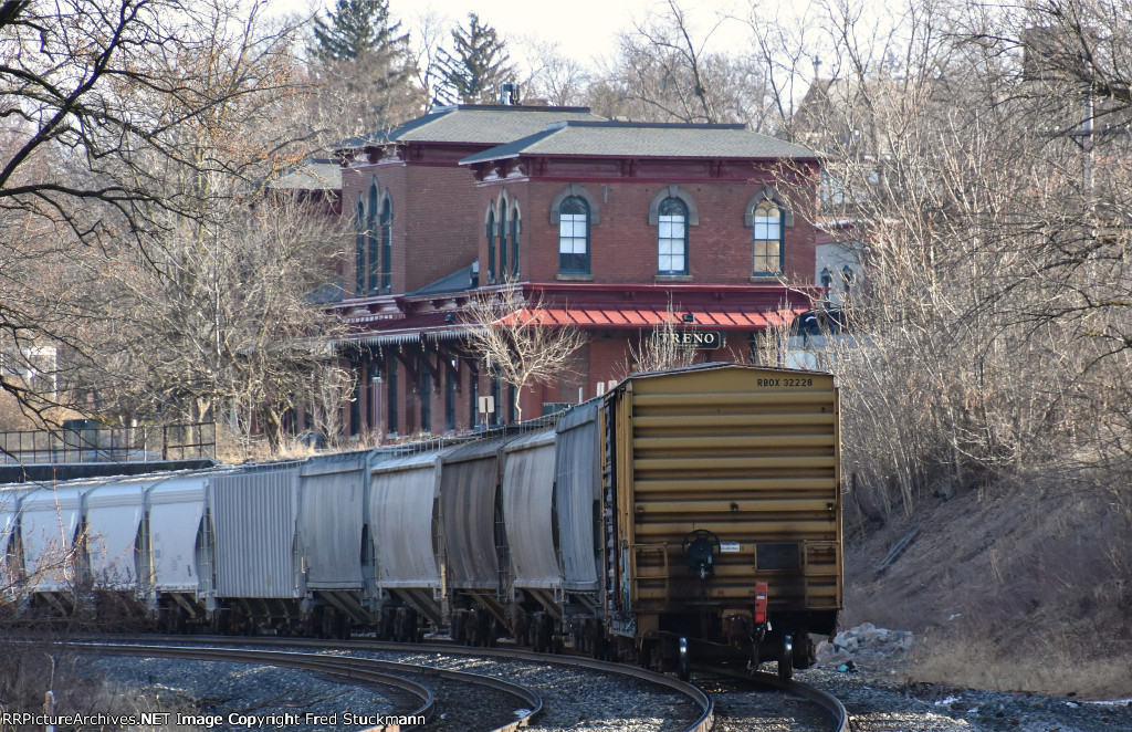 RBOX 32228 is new to rrpa and is about to pass under the 1875 A&GW depot.