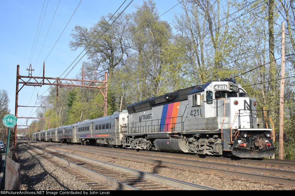 NJT GP40PH-2B # 4211