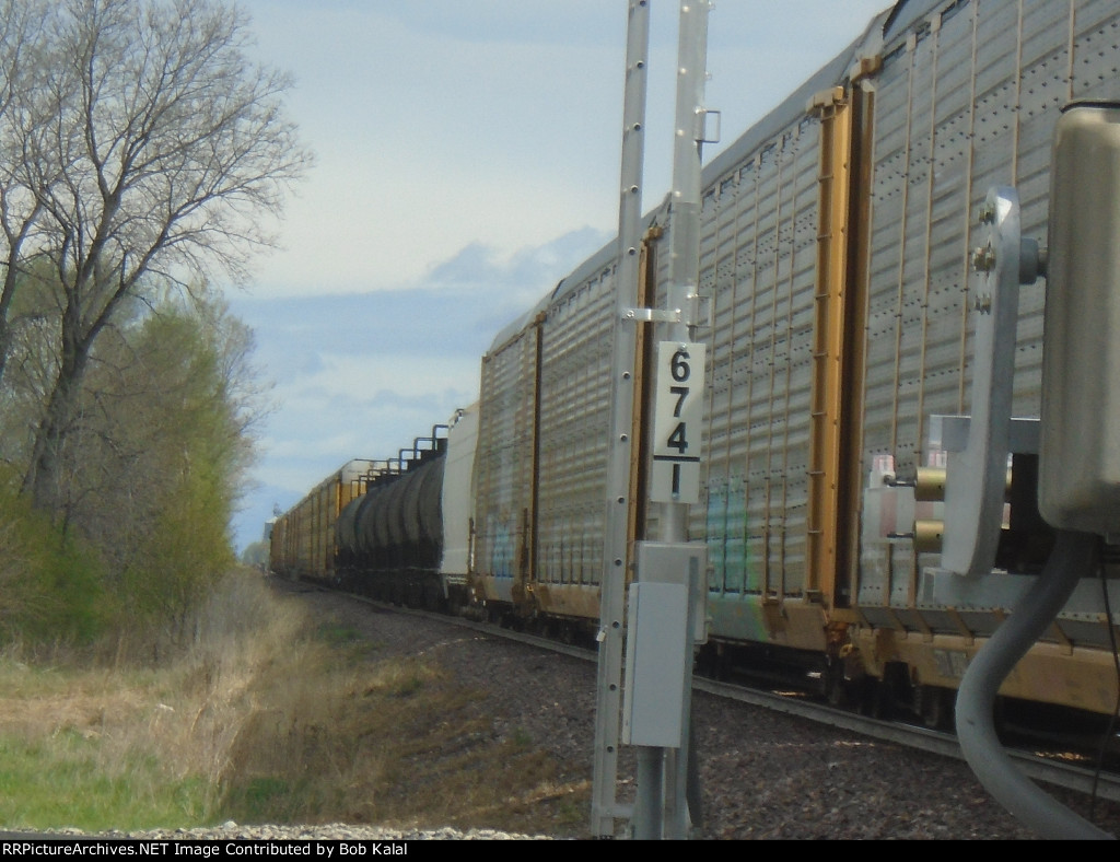NS 8911 & NS 7144 Northbound