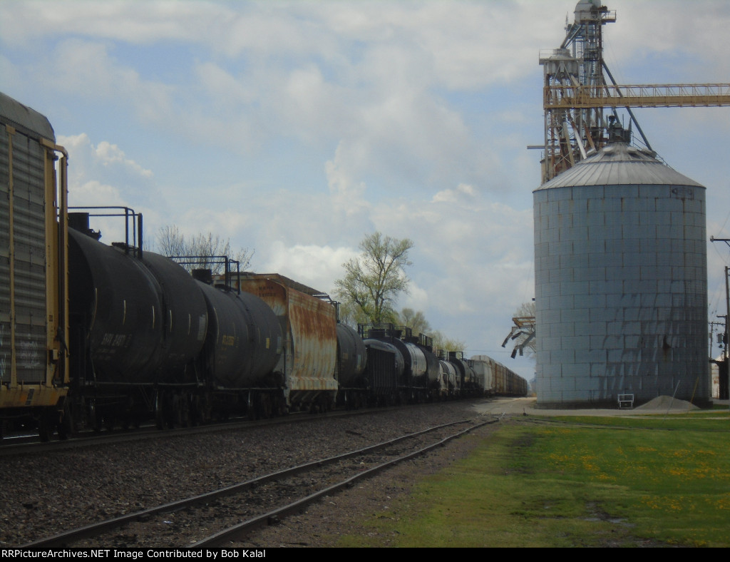 NS 8911 & NS 7144 Northbound