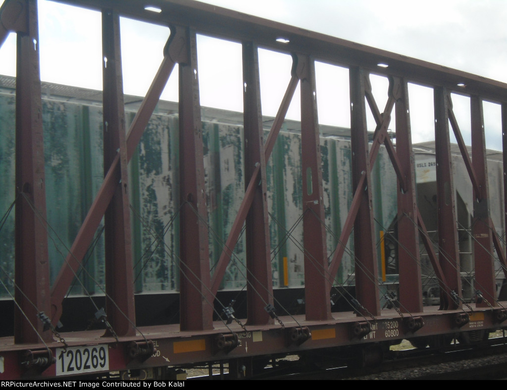 CSX 9030 Northbound as UP heads South