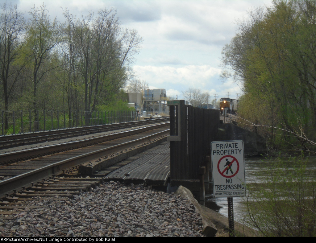 Momence Island South Trestle looking South with CSX 9030 heading North