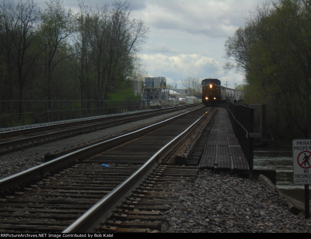 CSX 9030 Northbound
