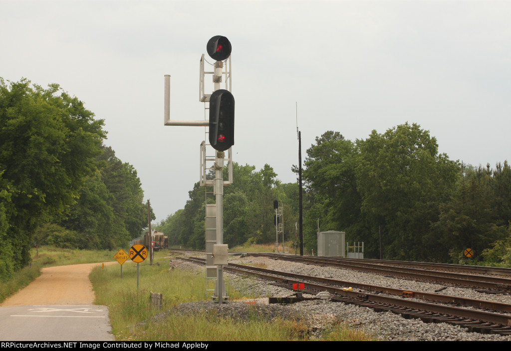 Doll Arm signal, NE Longview.