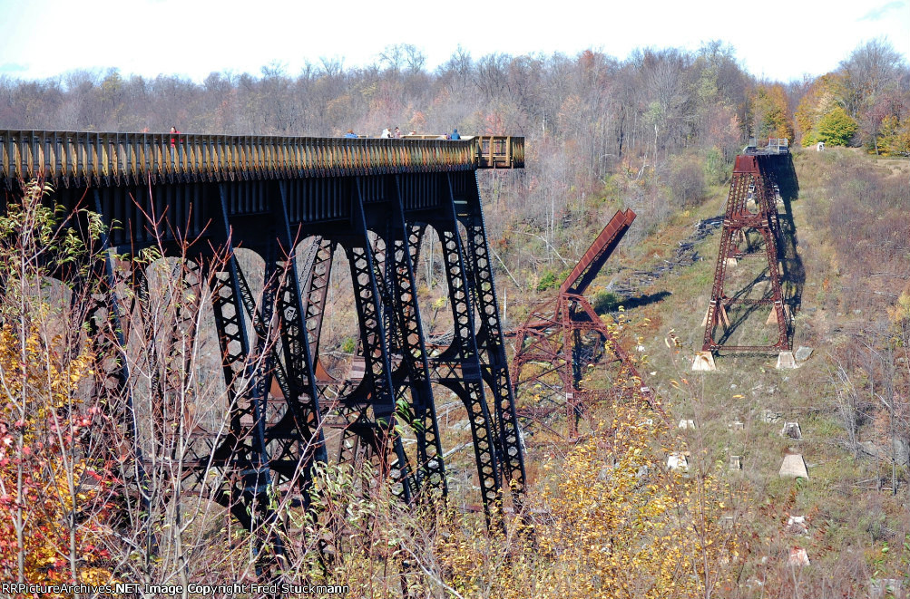 W.M. Brode had aome in February 2003 to stabilize the structure.