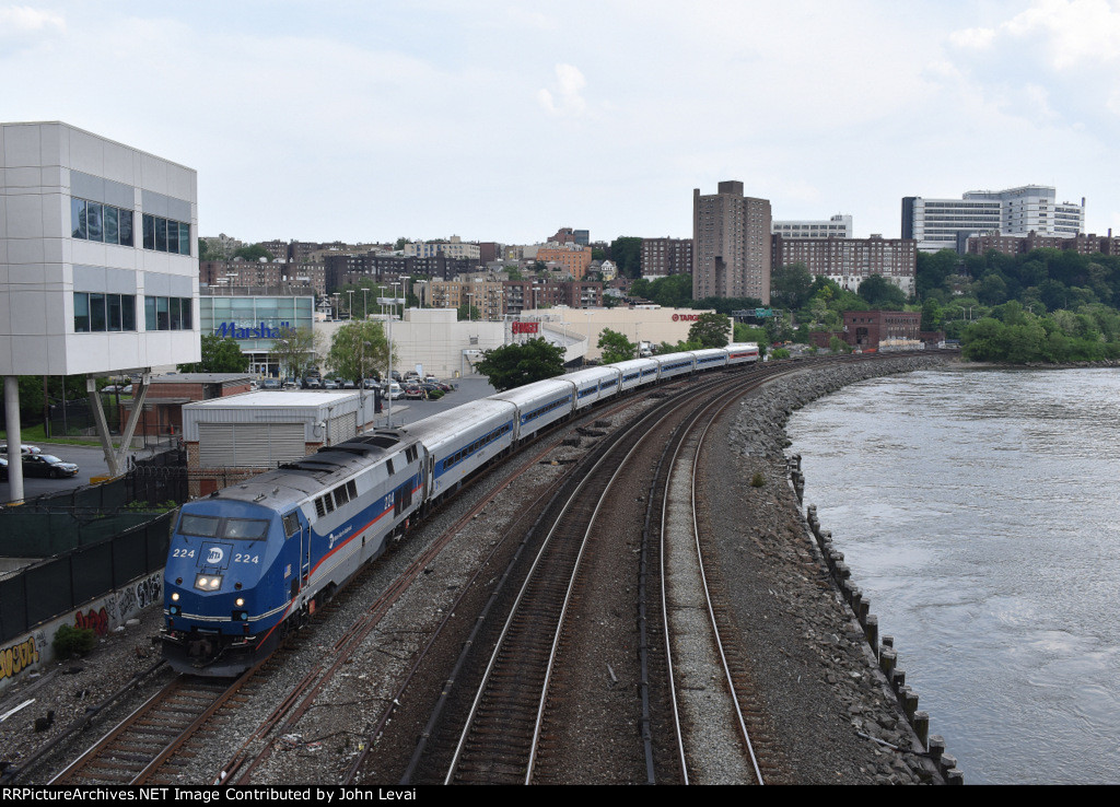 MNR approaching Marble Hill Station