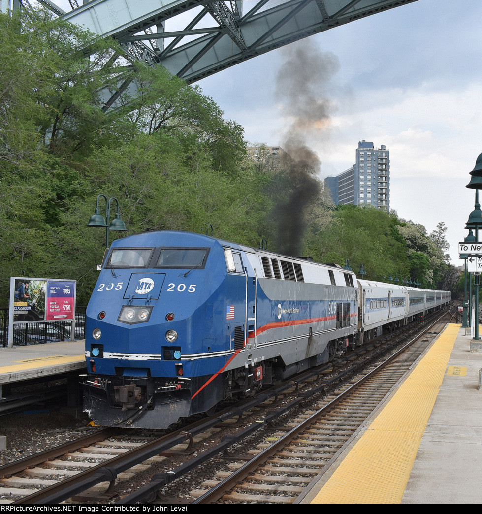 MNR at Spuyten Duyvil Station