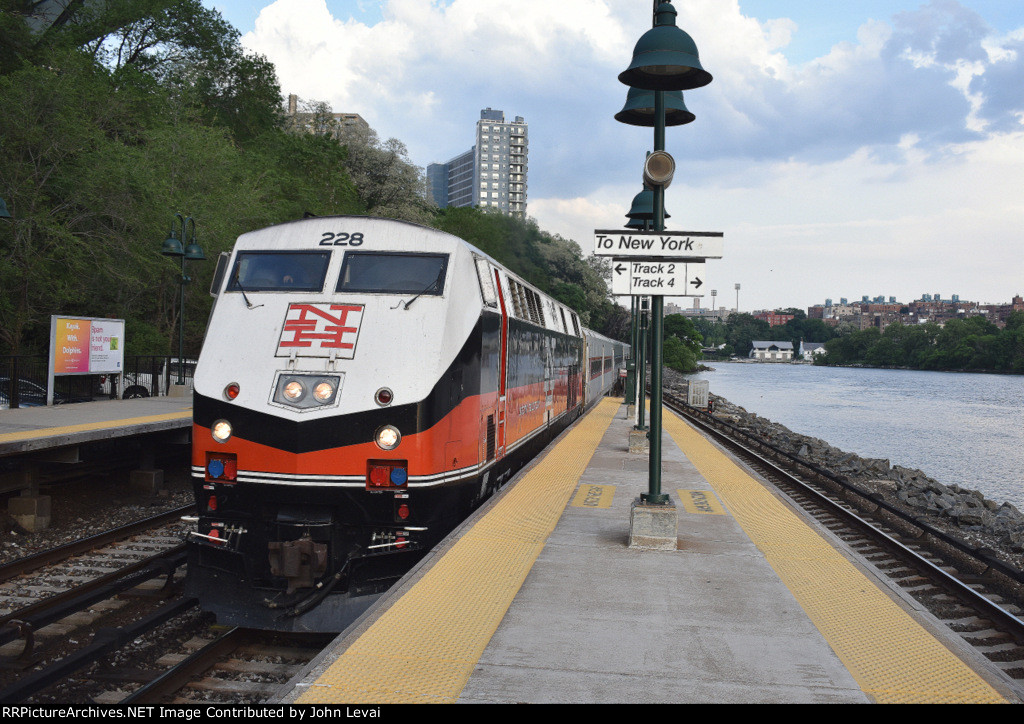 MNR at Spuyten Duyvil