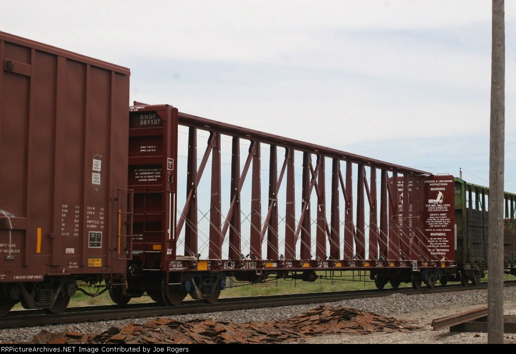 BNSF 561137
