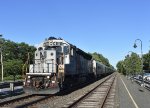 NJT GP40PH-2 Comet Set heading west