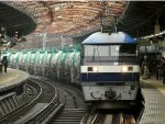 EF210-102 with tankers heading to Kawasaki