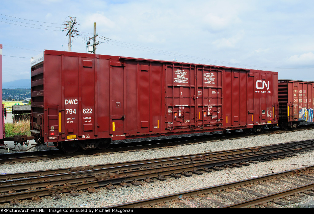 DWC 794622  60-9 ft Double Door Excess Height Boxcar  CN RAIL (side A)