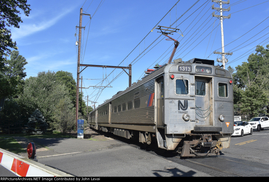 NJT Arrow III heading away from Berkeley Heights Station
