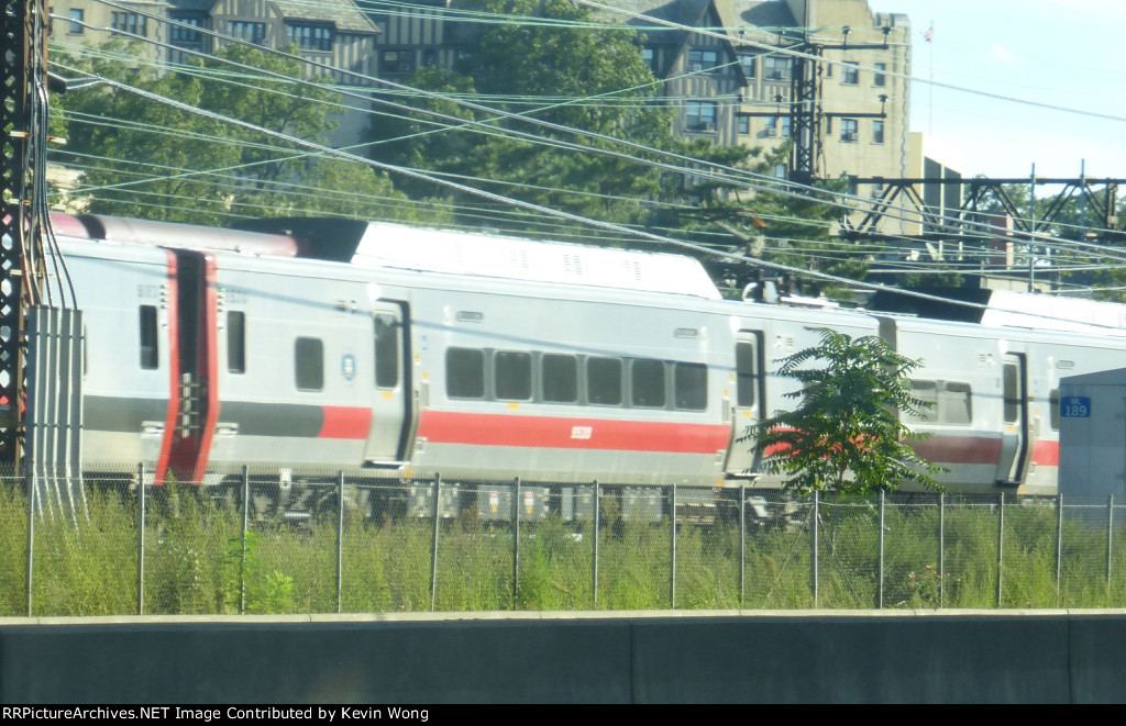 Metro-North M-8 9500