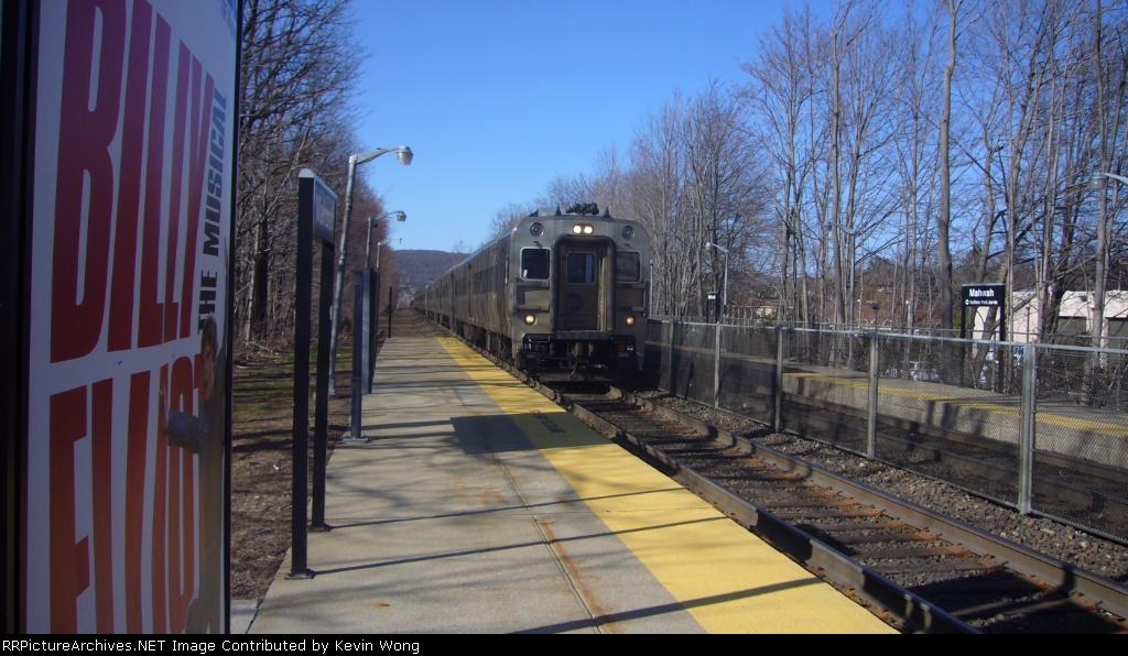 metro-north-66-from-middletown-ny