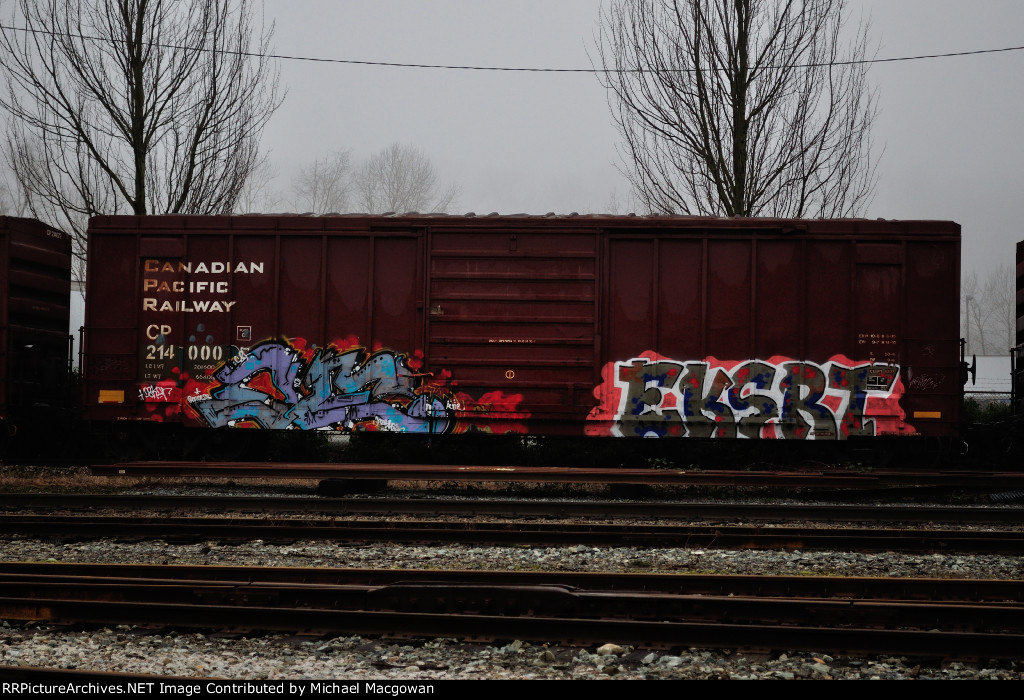 CP 214000  50-6 ft Single Door Boxcar (side B)