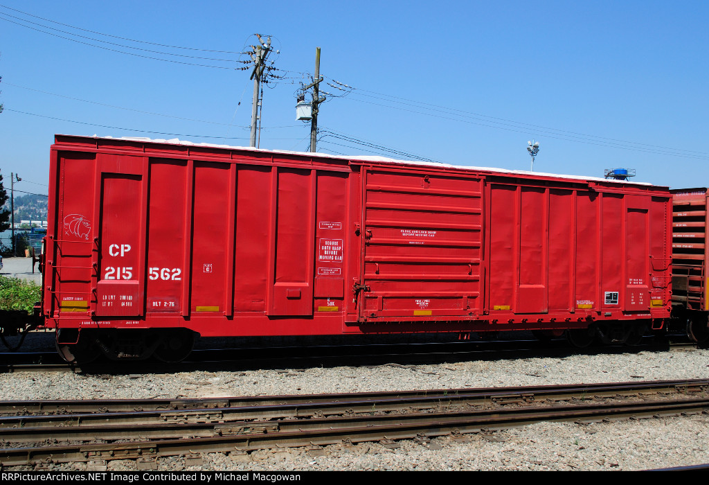 CP 215562  50-6 ft Single Door Boxcar (side A)