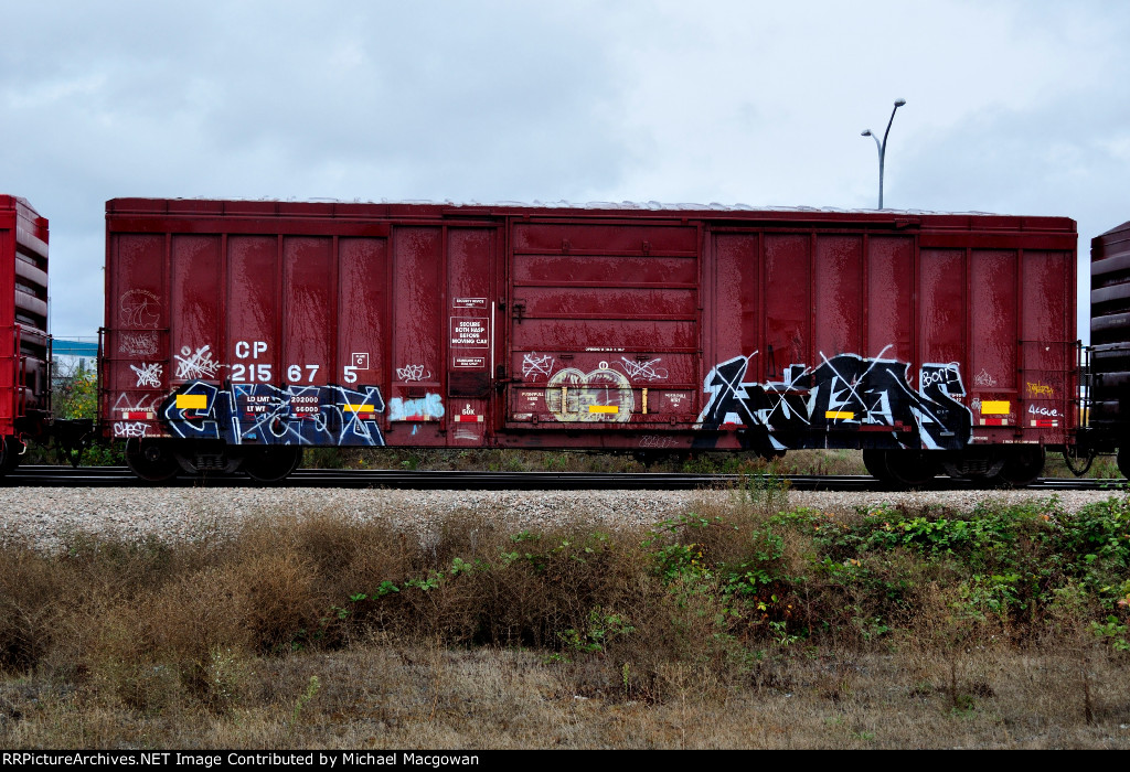 CP 215675  50-6 ft Single Door Boxcar (side A)