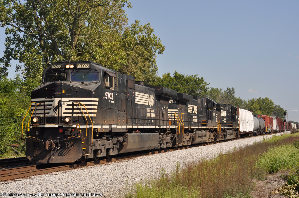 NS 9703 On NS 174 Northbound 
