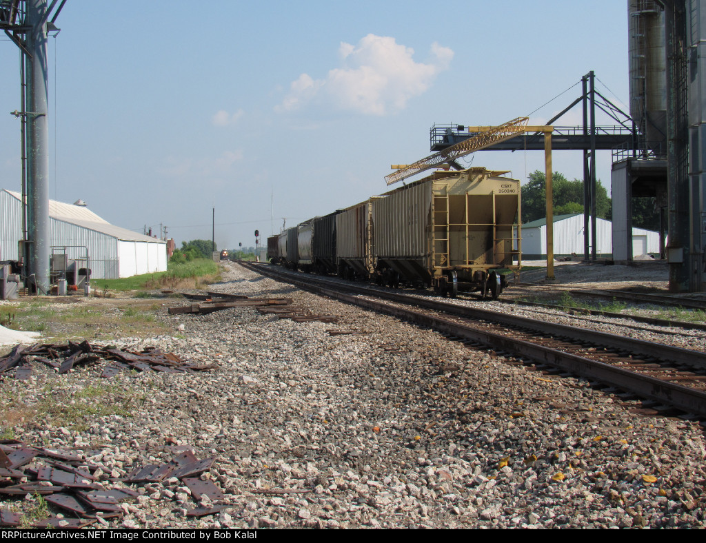 CSX 5351 & 156 heads north