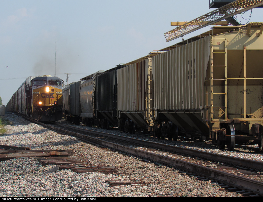 CSX 5351 & 156 heads north