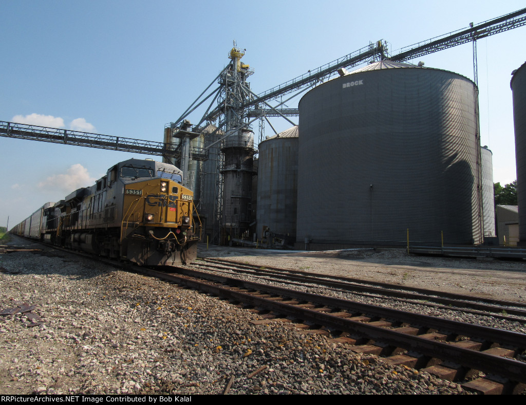 CSX 5351 & 156 heads north