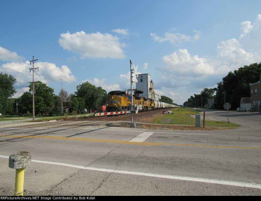 UP 9047 UP 8326 heading North thru Woodland