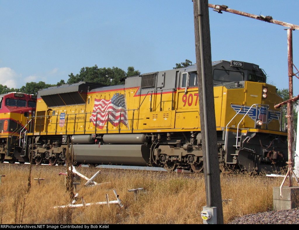 UP 9076 KCS 4832 KCS 4093 at 2nd Street Crossing