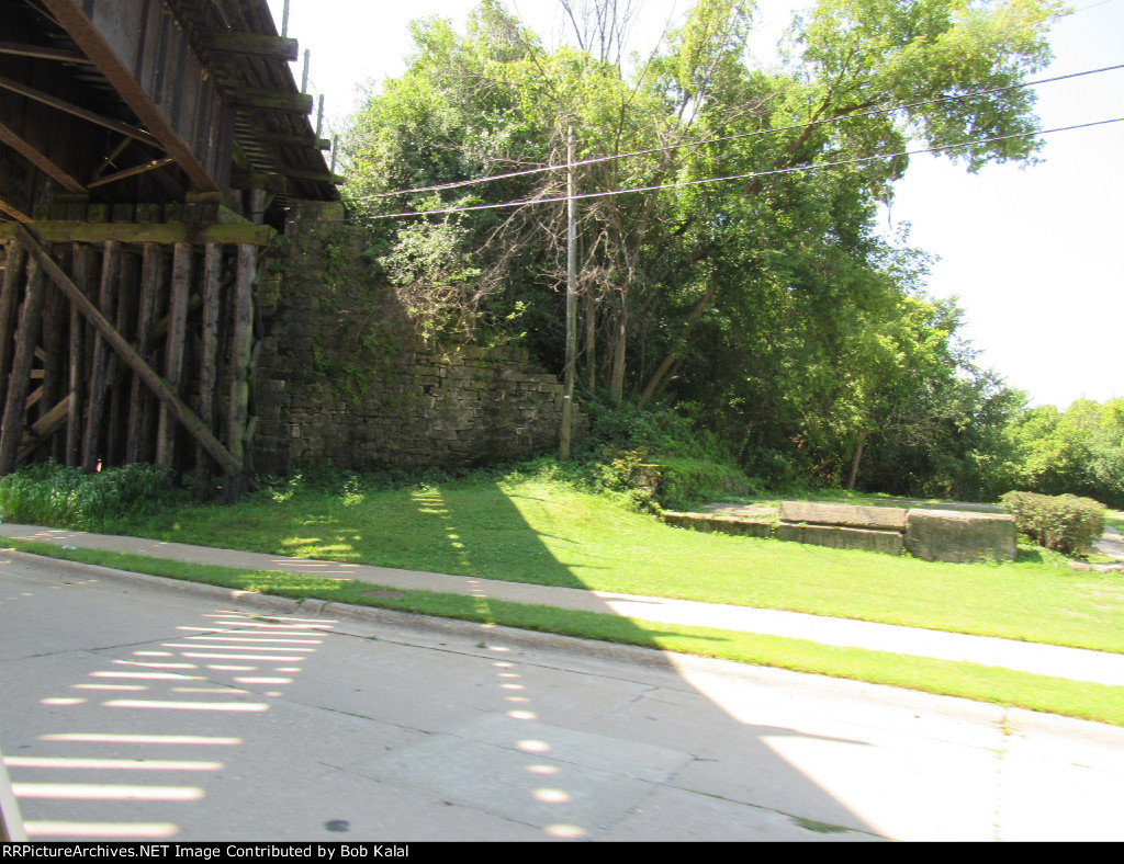 Main Street Bridge looking south