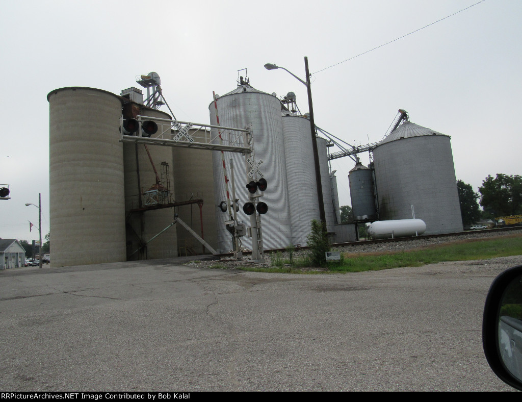 Grain Elevator looking South