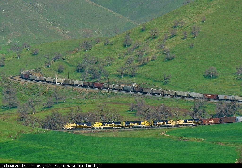 Santa Fe westbound grain train at Allard Horseshoe