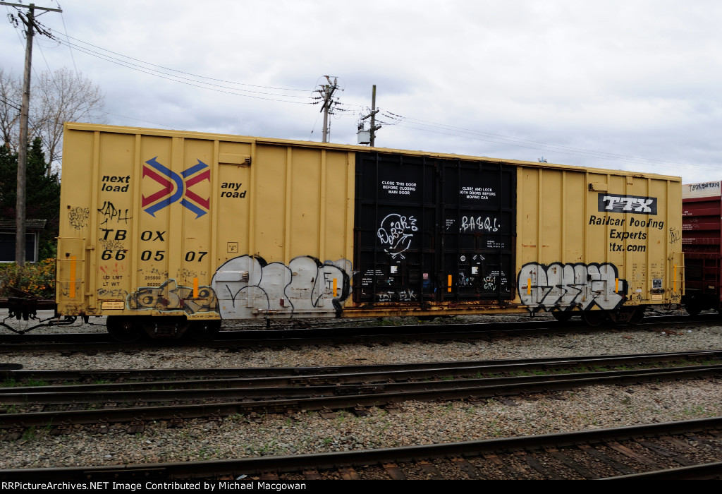 TBOX 660507 60-9 ft Double Door Excess Height Boxcar TTX (side A)