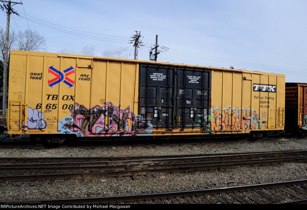 TBOX 665081 60-9 ft Doubld Door Excess Height Boxcar TTX (side A)