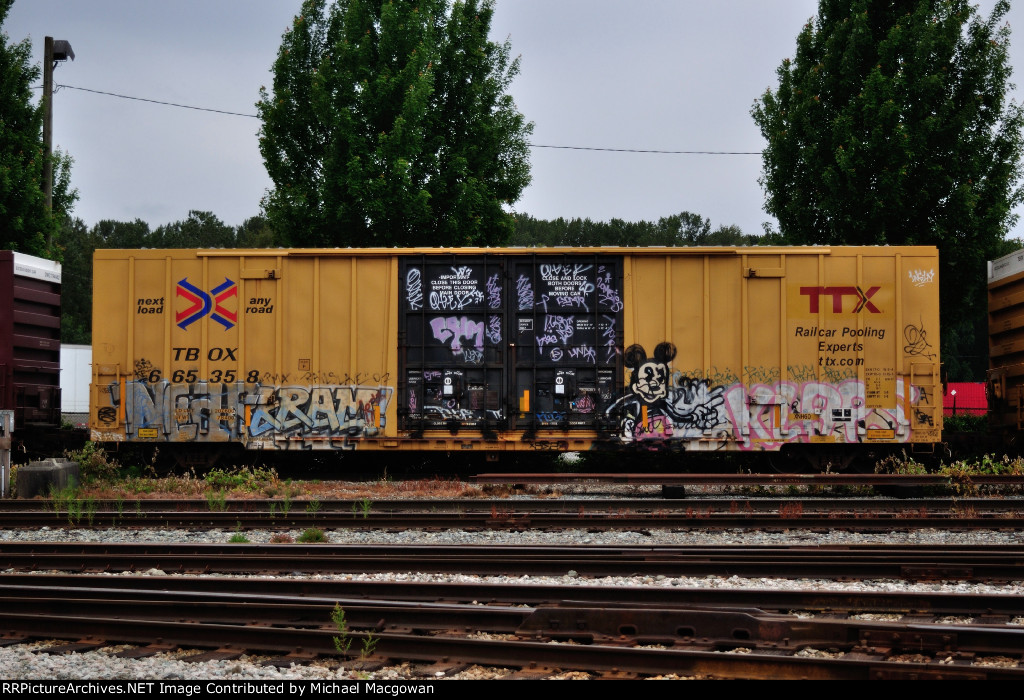 TBOX 665358 60-9 ft Double Door Excess Height Boxcar TTX (side B)