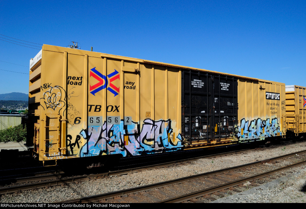TBOX 665562  60-9 ft Double Door Excess Height Boxcar  TTX (side A)