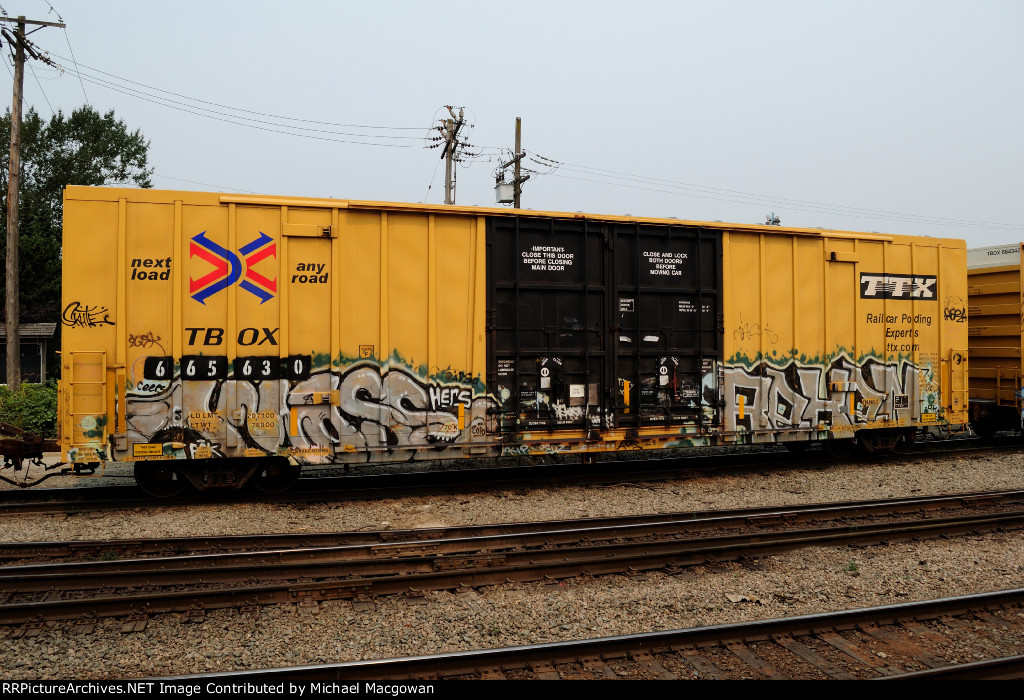 TBOX 665630 60-9 ft Double Door Excess Height Boxcar TTX (side A)
