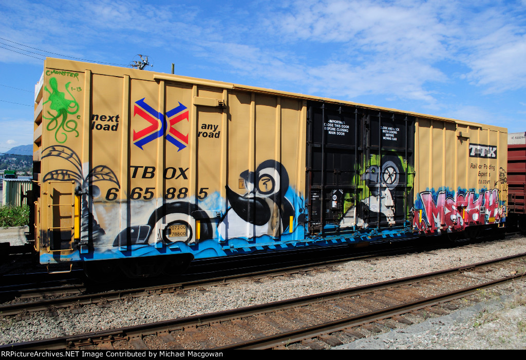 TBOX 665885  60-9 ft Double Door Excess Height Boxcar  TTX (side A)