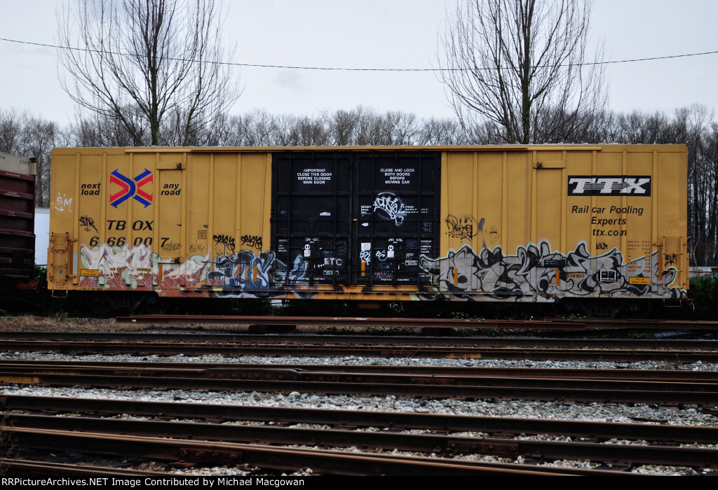TBOX 666007 60-9 ft Double Door Excess Height Boxcar TTX (side B)