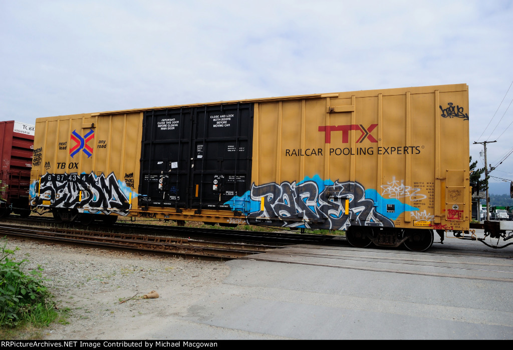TBOX 667434 60-9 ft Double Door Excess Height Boxcar TTX (side B)