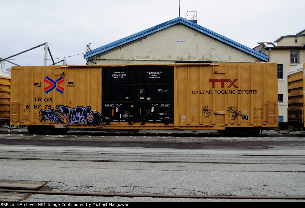 TBOX 667755 60-9 ft Double Door Excess Height Boxcar TTX (side B)