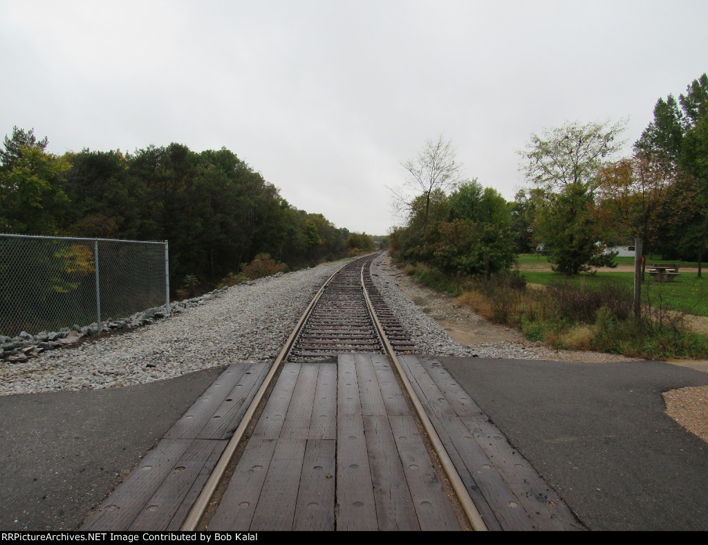 Siding Track looking West, leads east to switch spur for Frontier-Servco FS