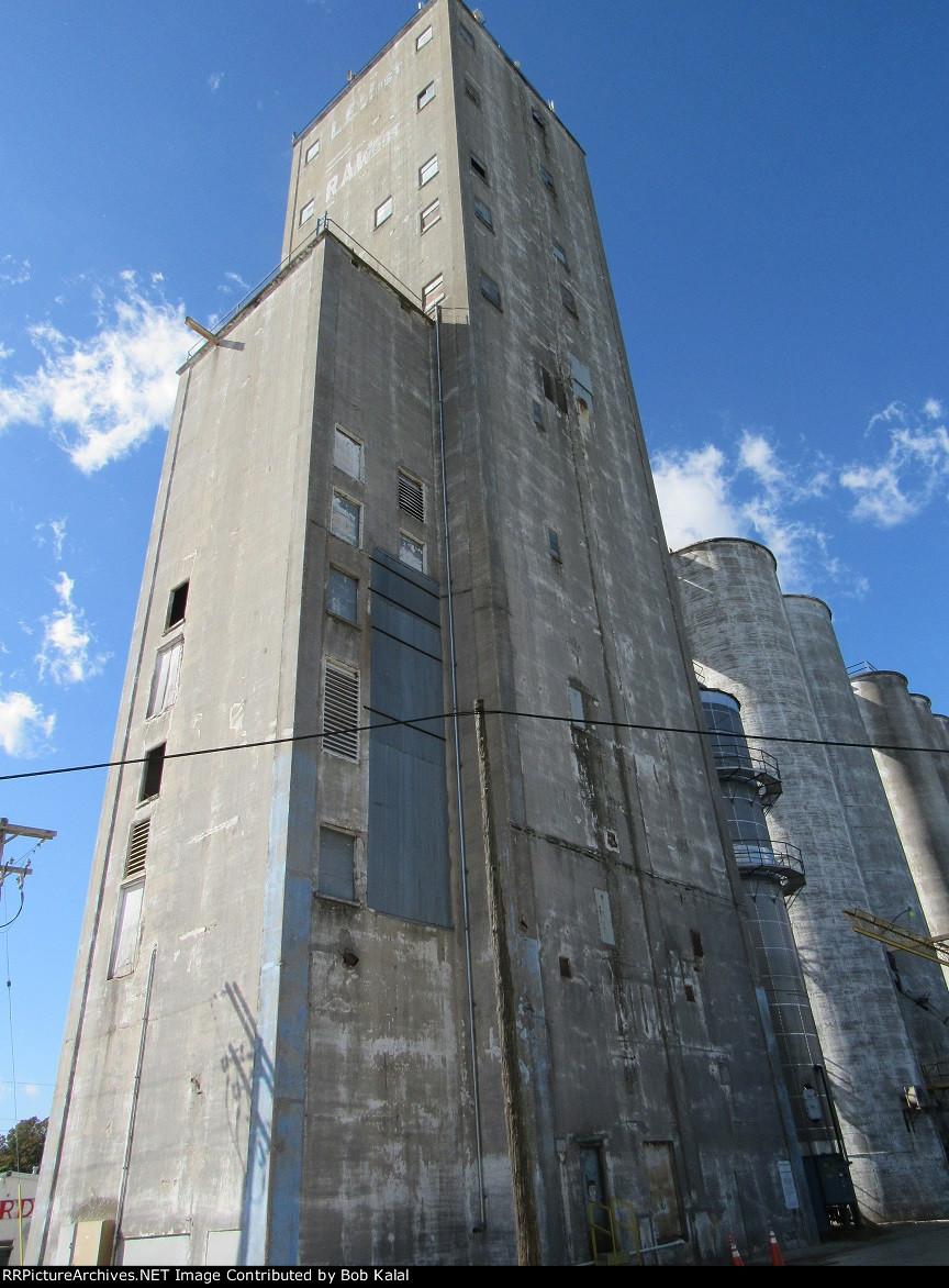 Grain Elevator still served by the CN Railroad