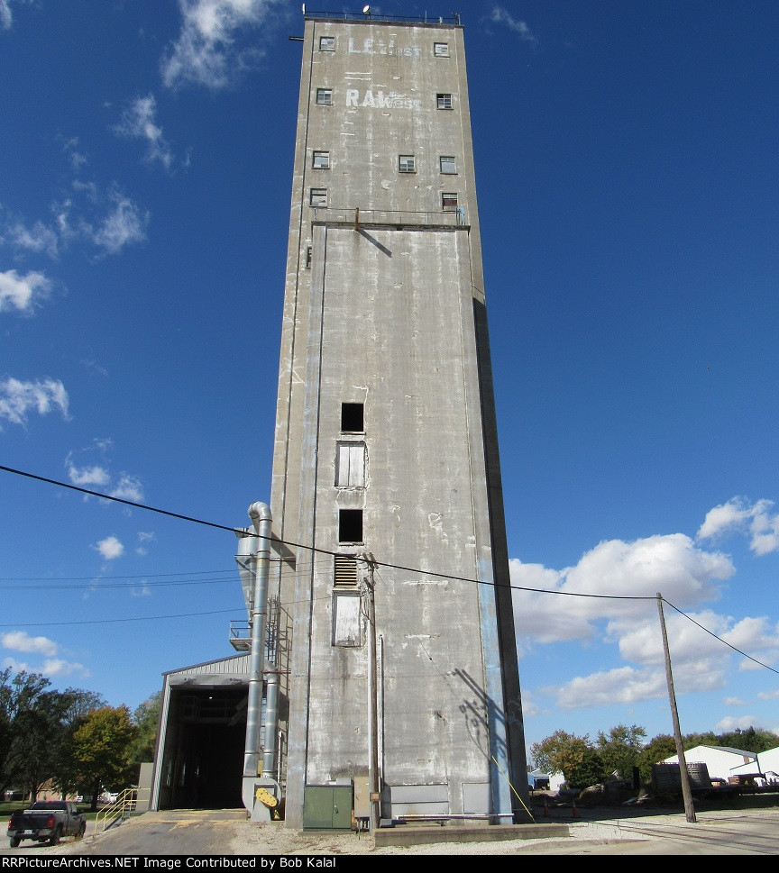 Grain Elevator still served by the CN  Railroad