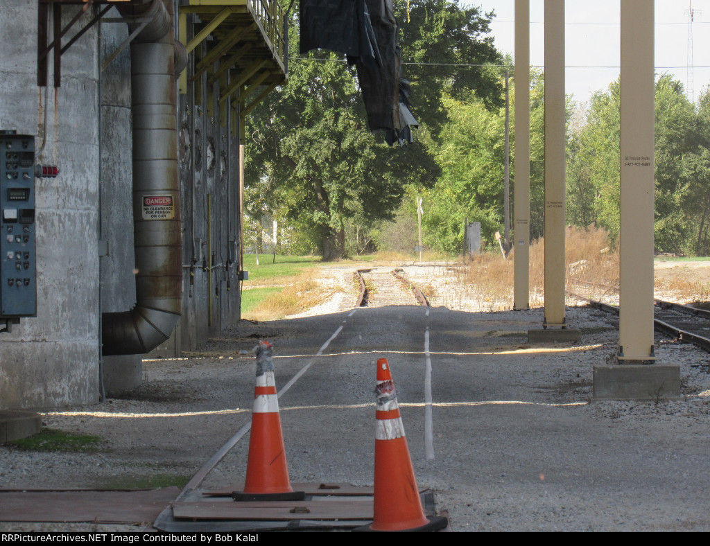 Grain Elevator still served by the CN Railroad looking Northwest