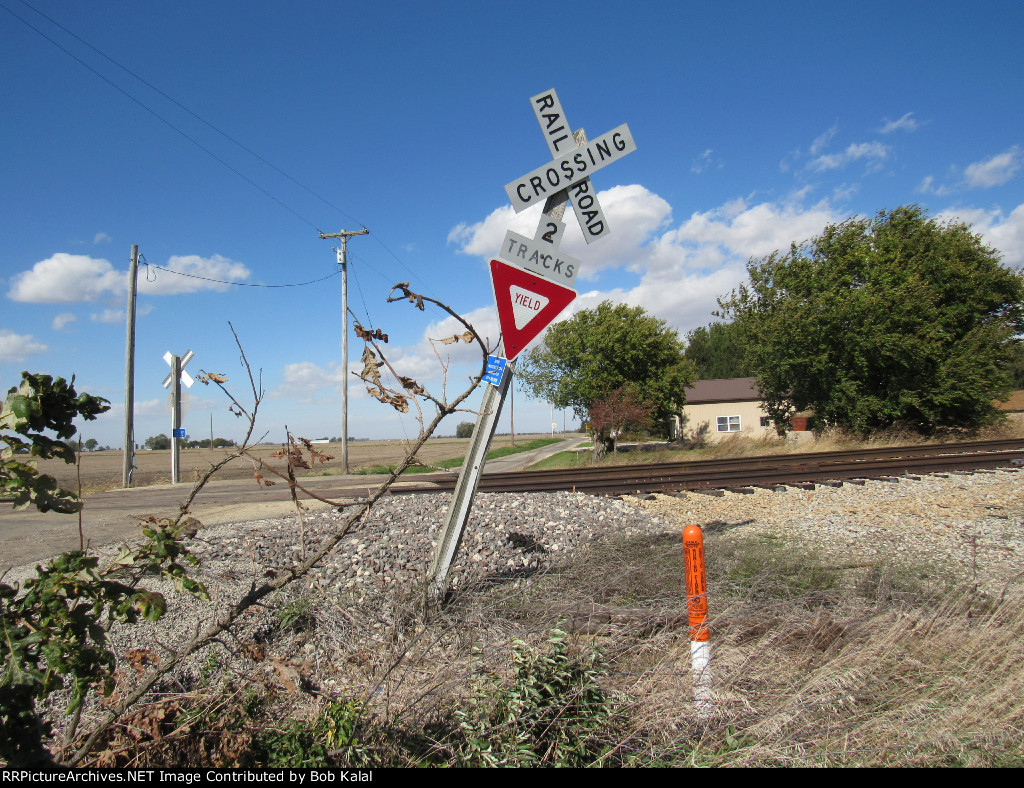 CNTY RD 2500 East Road Crossbuck wind blown